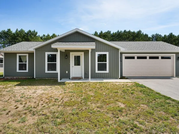 2709 Sawyer Rd, Traverse City, MI 49685
