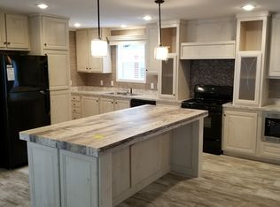 11 Menlo Park Dr, Belleville, MI 48111