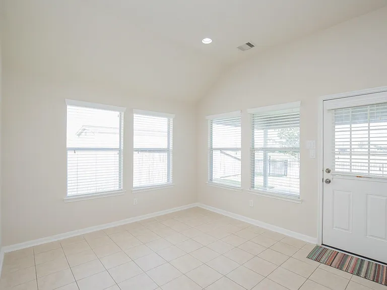 835 Aqua Vista Ln — Photo 9