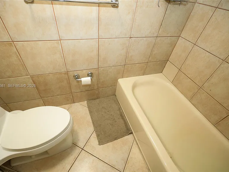 600 NE 36th St #710 — Photo 17