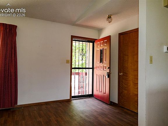 5th image of 1330 Friendship Ln W