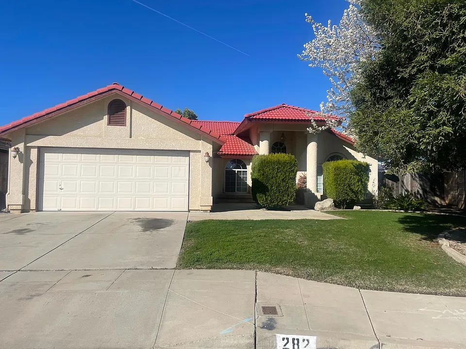 282 N Cypress Ave