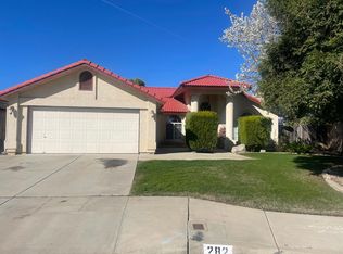 282 N Cypress Ave, Clovis, CA 93611