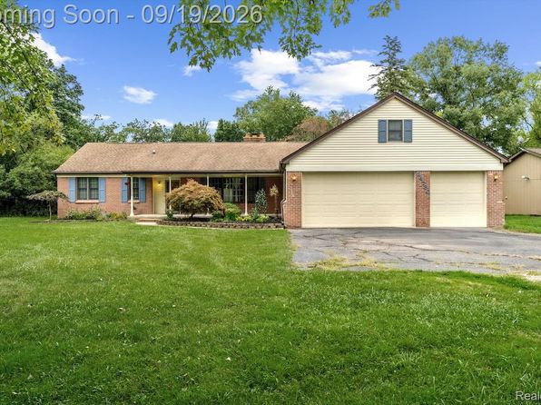 24780 Springbrook Dr