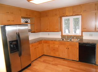 1721 S 16th St, Manitowoc, WI 54220