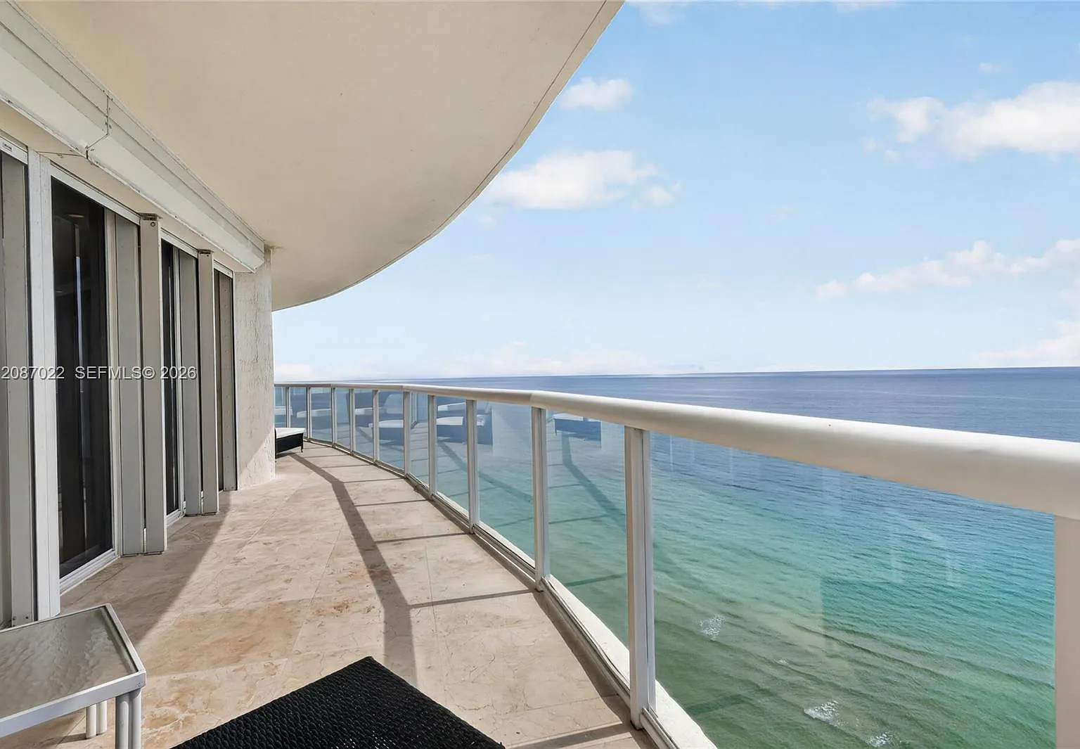 Millennium Condo — Photo 2