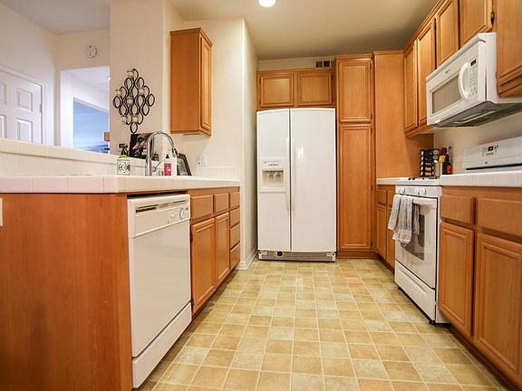 5th image of 209 Riverdale Ct APT 538