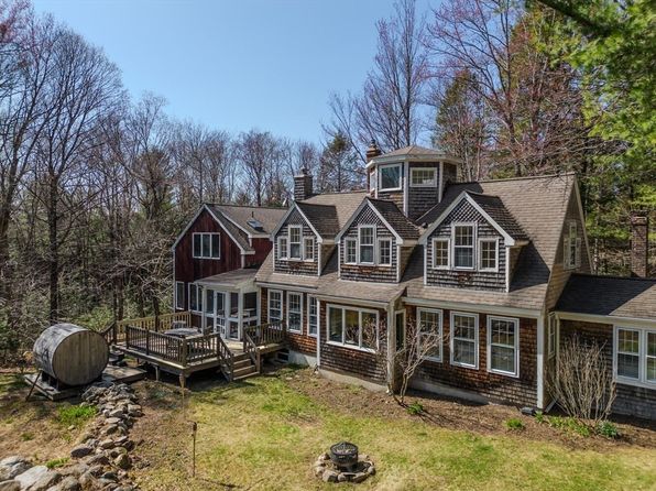 7 Sundown Dr, Williamsburg, MA 01096