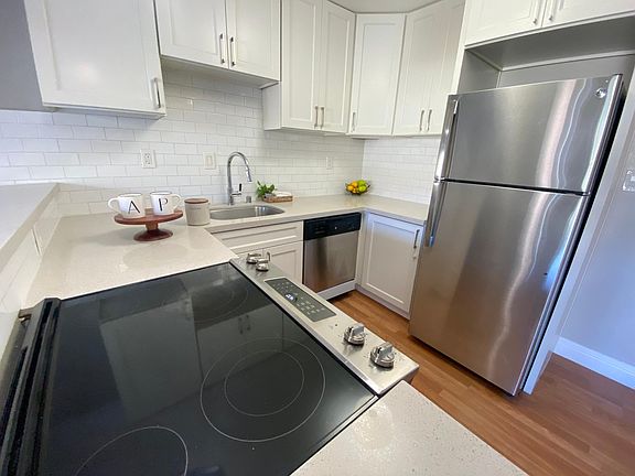 4th image of 411 Euclid Ave APT 1