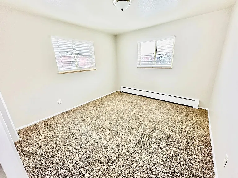 Royal Oaks Apartments — Photo 7