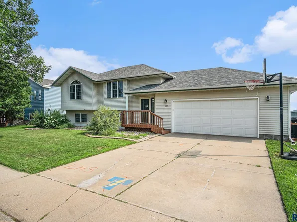 605 E Kevin Dr, Tea, SD 57064