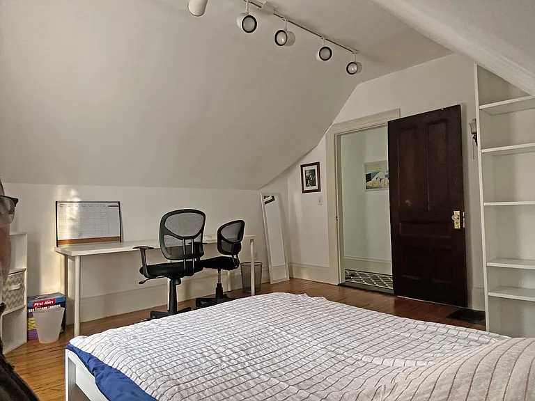 232 Pleasant St — Photo 6