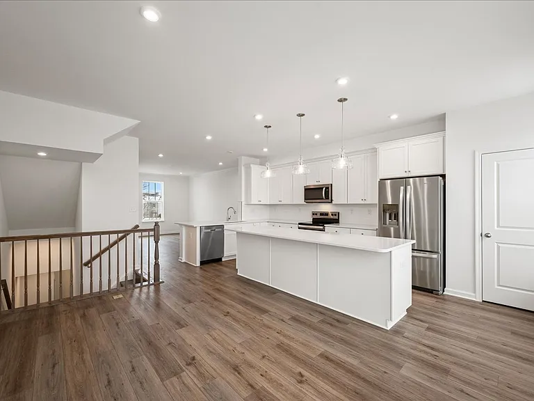 644 Hemsworth Ln — Photo 8