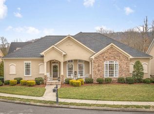 1955 Holden Farm Pl, Ooltewah, TN 37363