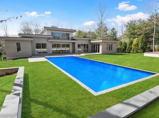 6 Monument Ln, East Hampton, NY 11937