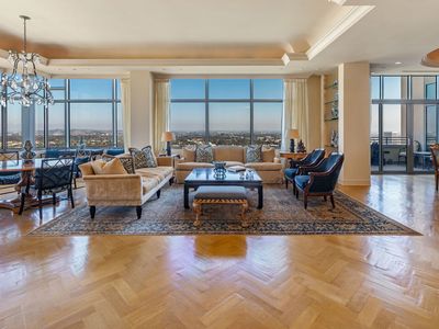 10800 Wilshire Blvd #Penthouse 2202, Los Angeles, CA, 90024