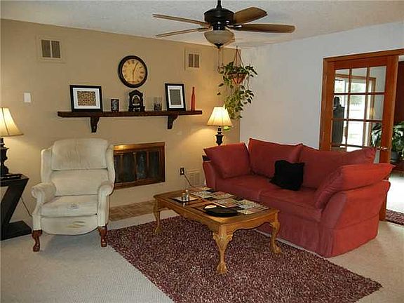 2nd image of 161 Rossburn Pl