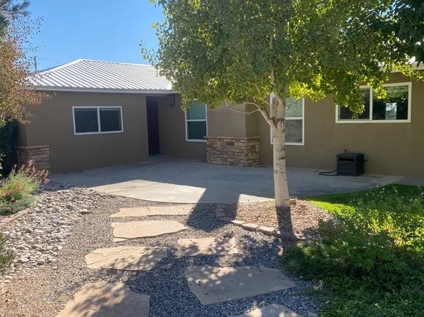 11612 Santa Monica Ave NE, Albuquerque, NM 87122