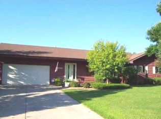 11120 52nd Ave N, Plymouth, MN 55442