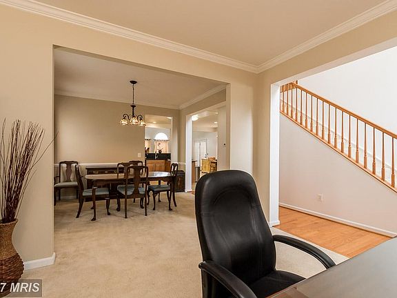 4th image of 6621 Clarkes Meadow Dr