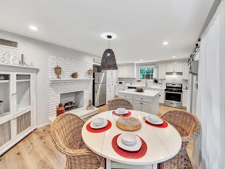 Ybarra Rd — Photo 15