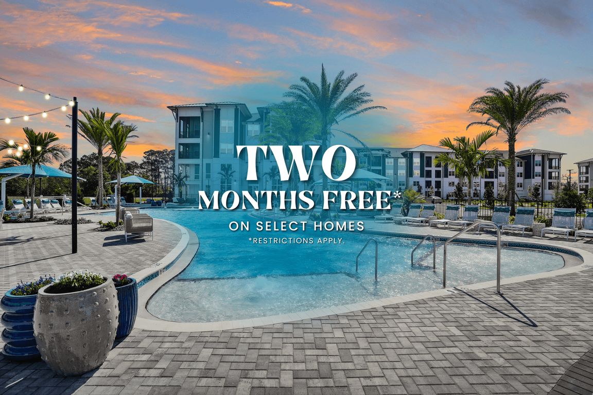 Relaxing Saltwater Pool with Wi-Fi, Sun Shelves & Grill Areas