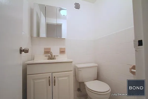 Rented by Bond New York | media 22