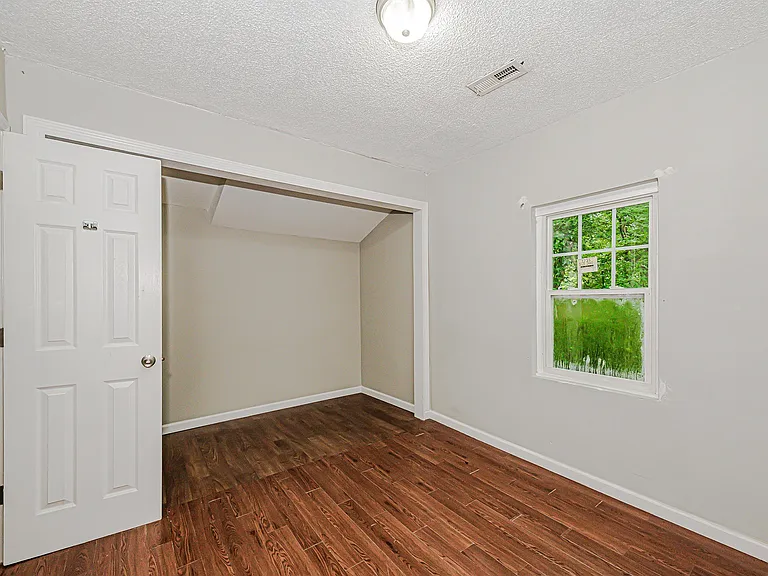 3214 Kalynne St — Photo 9