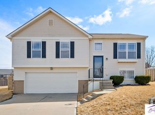 16117 Willow St, Omaha, NE 68136