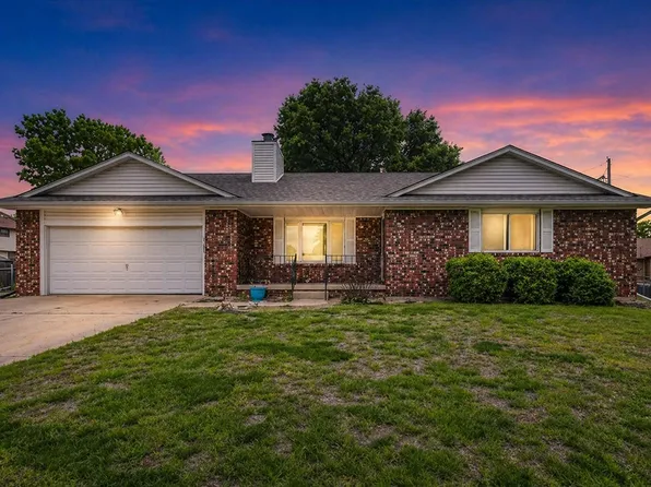 3304 Colonial Ct, Augusta, KS 67010