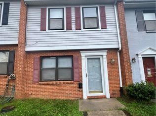 4 Jarratt Ct, Petersburg, VA 23803