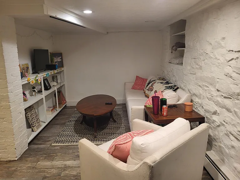 331 Amber St — Photo 21