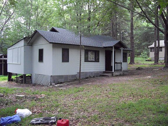 Side  showing closed in porc