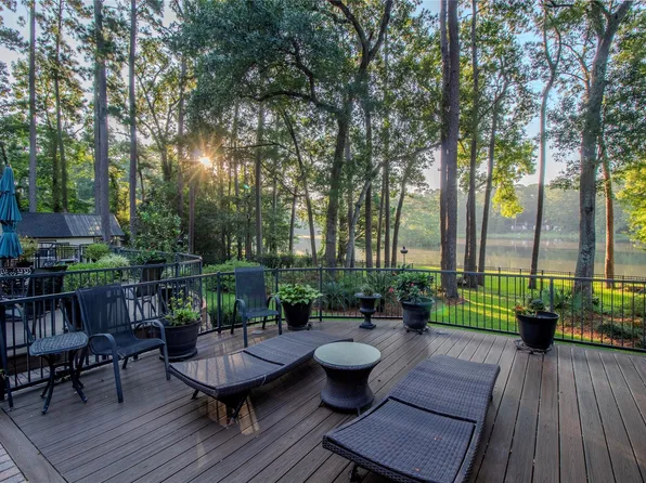 3783 Spring Dr, Huntsville, TX 77340