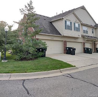 3rd image of 23905 Greenwood Dr