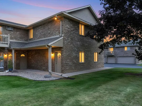 3319 N Casaloma Dr APT 81, Appleton, WI 54913