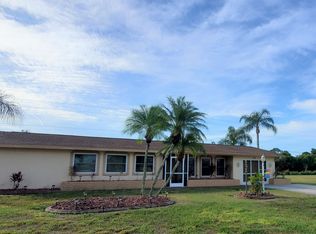 27 Annapolis Ln, Rotonda West, FL 33947
