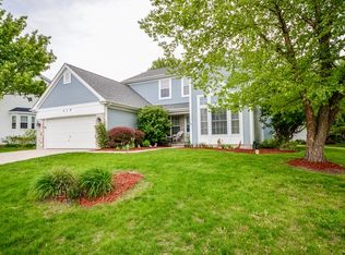 410 Harbor Dr, Carpentersville, IL 60110