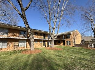 1812 The Plz APT R, Charlotte, NC 28205