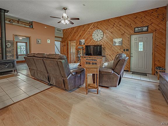 3rd image of 6064 Condren Rd