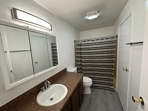 120 Stanford Dr #C — Photo 17