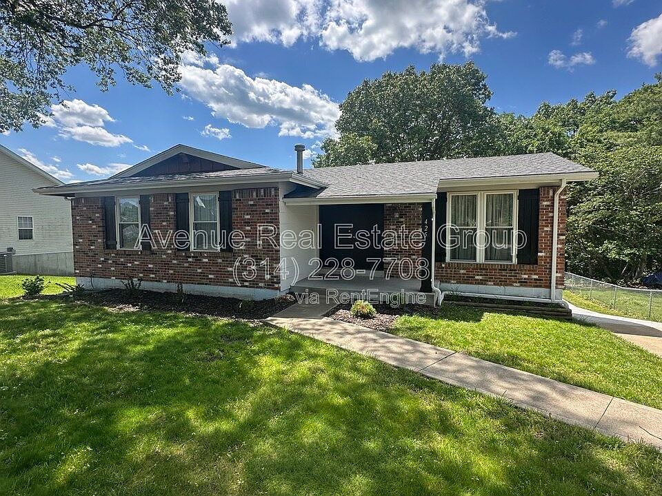 1st image of 425 Westglen Village Dr
