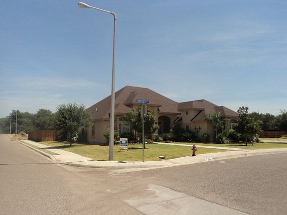 3rd image of 117 Robert Cir