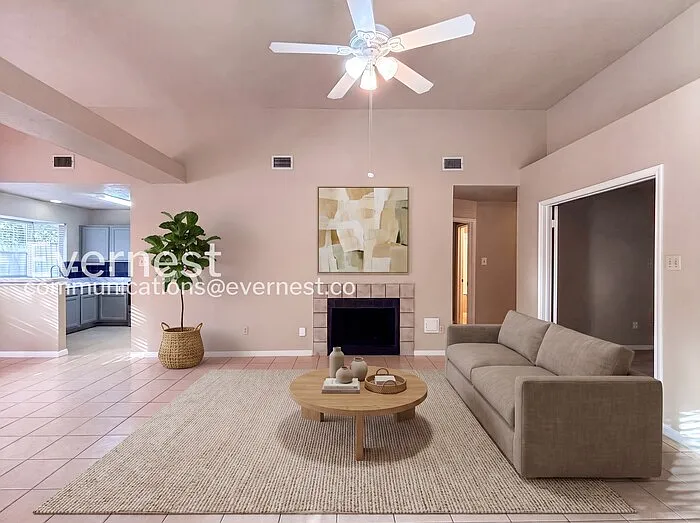 3 bed, 2.0 bath, 1209 sqft, $1,750 — Photo 3