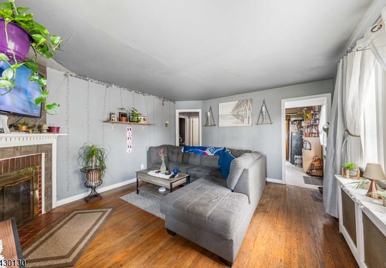 Listing photo 4