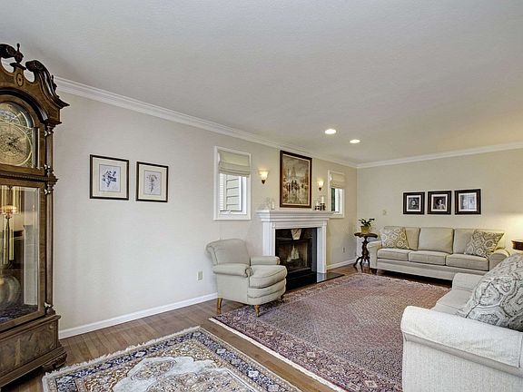 4th image of 1839 Acorn Ln