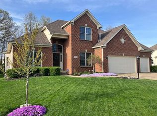 8311 Saybrook Dr, Westerville, OH 43082