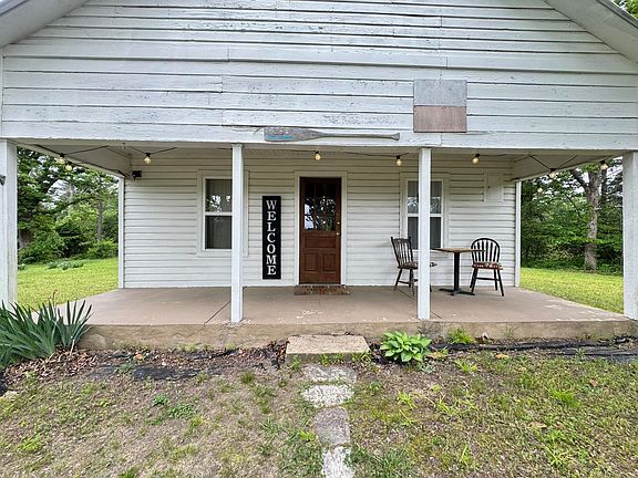 3rd image of 392 Jordan Landing Rd
