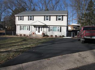 54 Round Hill Rd, Southington, CT 06489