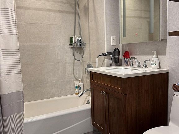 4th image of 14438 35th Avenue #3B
